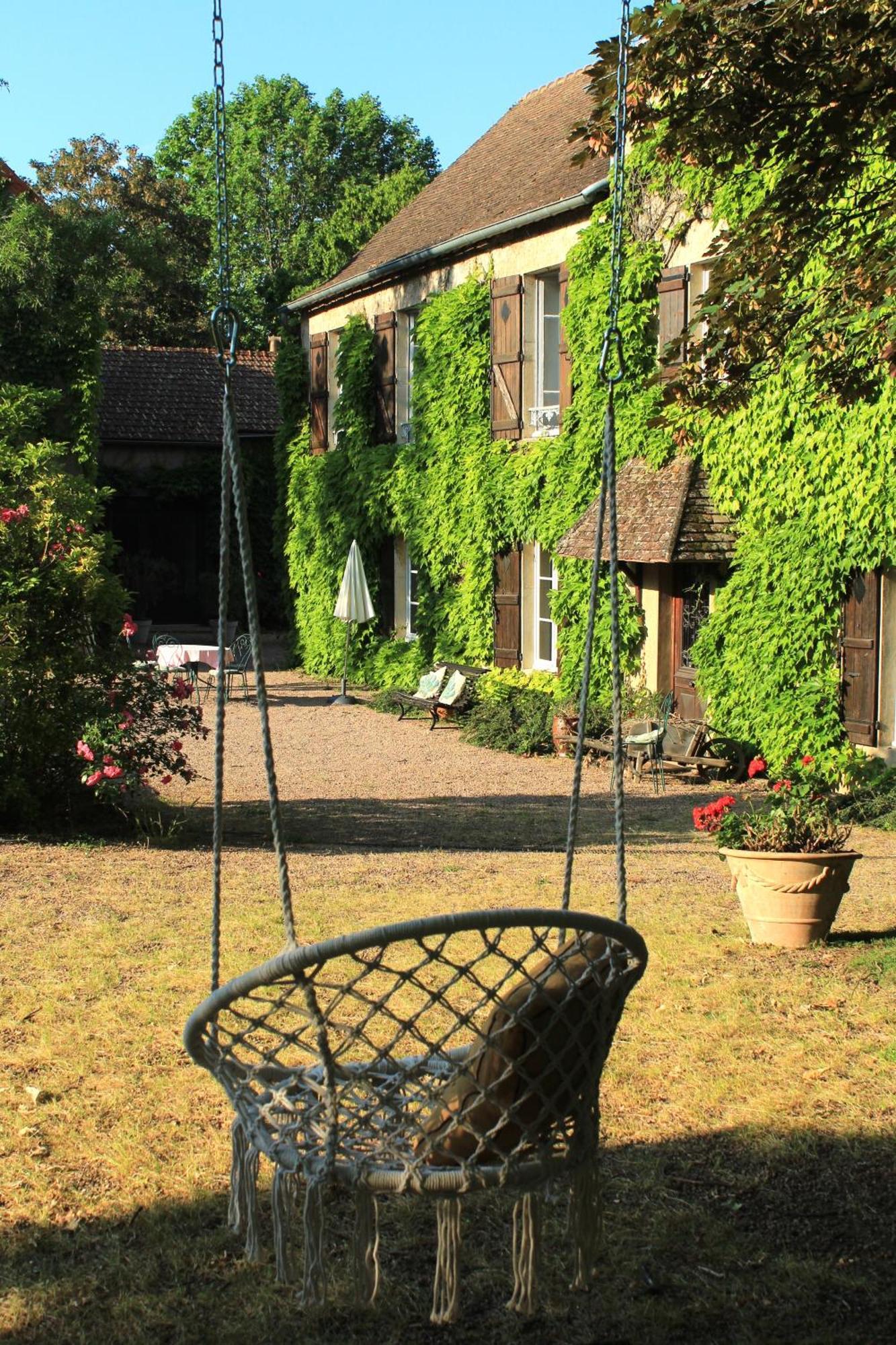 Hotel Les Charmes à Jugy Extérieur photo
