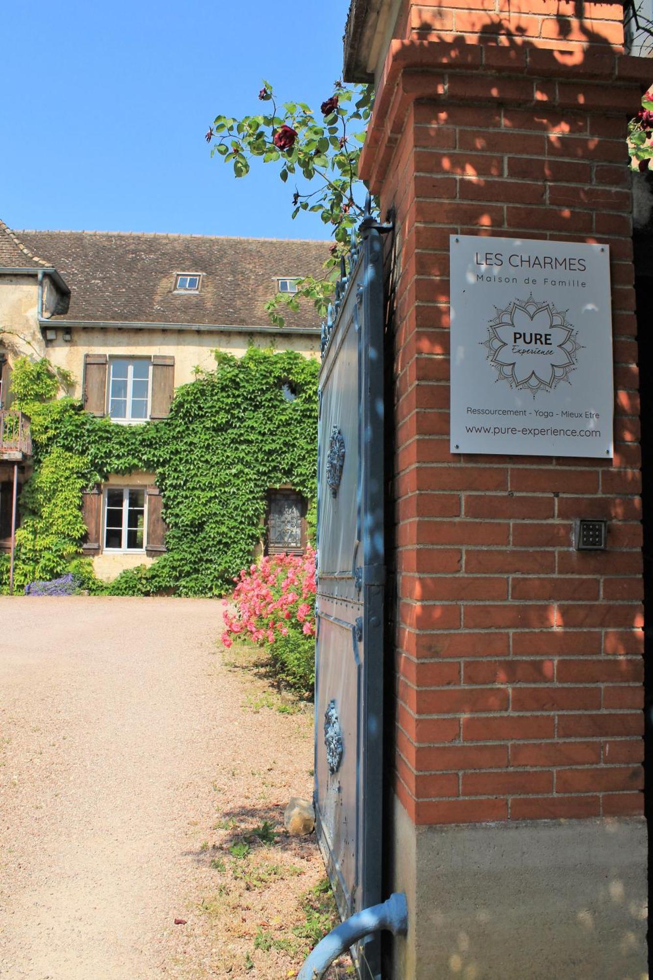 Hotel Les Charmes à Jugy Extérieur photo